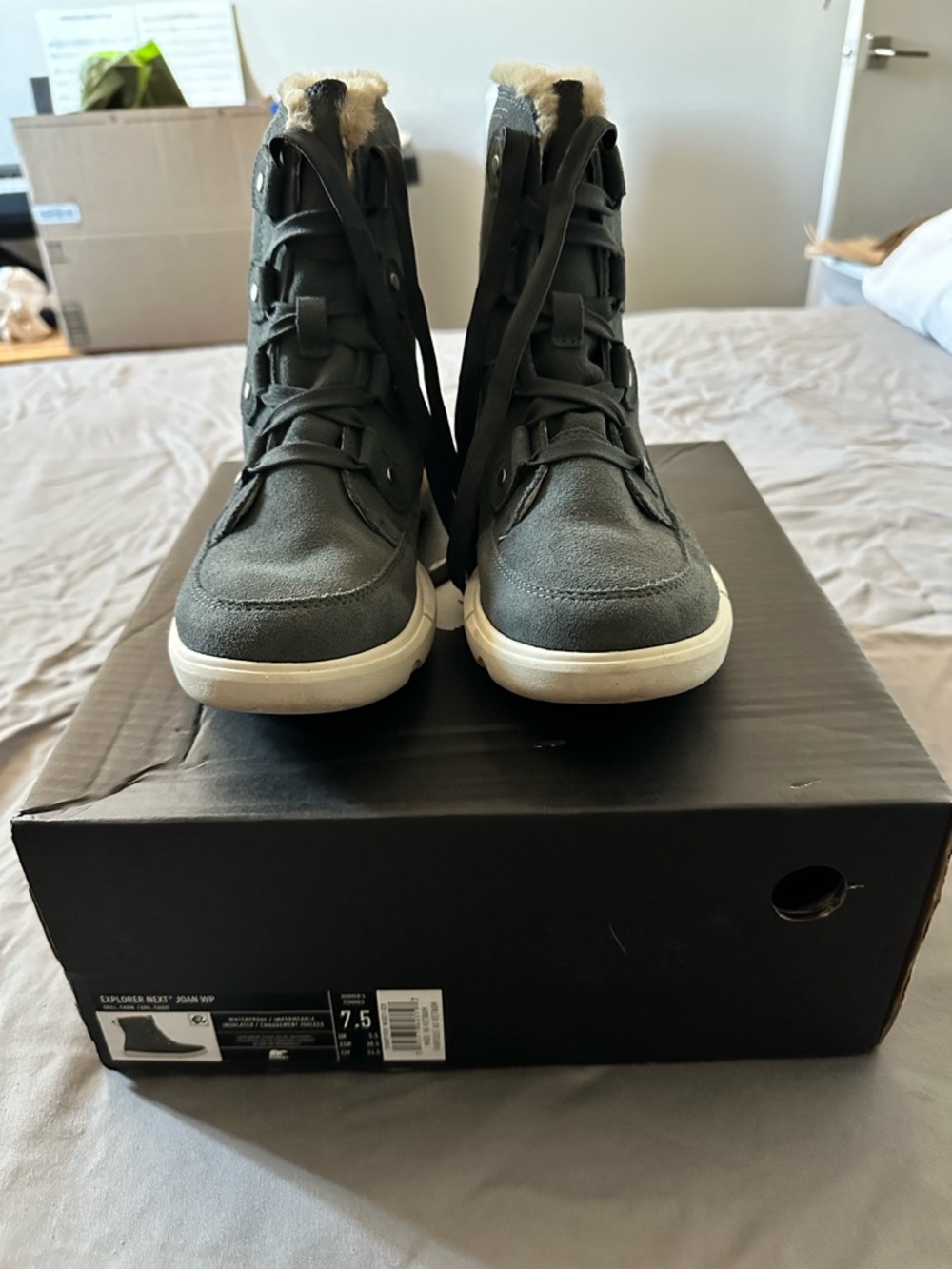 Women’s Sorel Explorer Next Joan waterproof boots sz 7.5